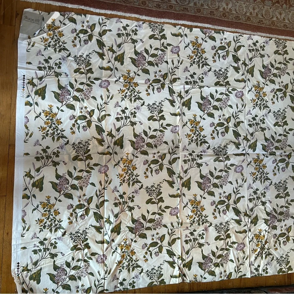 Beacon Hill Vintage Samira lilac 100% CottonFabric a little bit more than 1 Yard